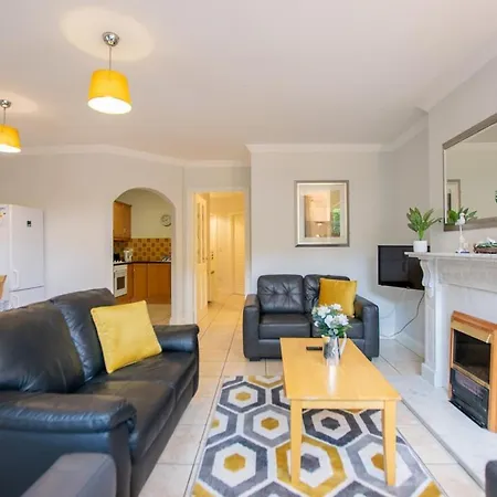 Spacious 2 Bed Apt, Sleeps 5 Apartment Galway