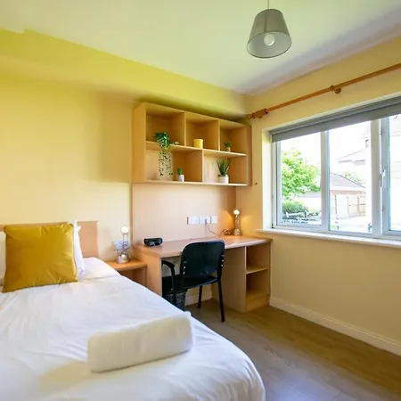 Spacious 2 Bed Apt, Sleeps 5 Galway