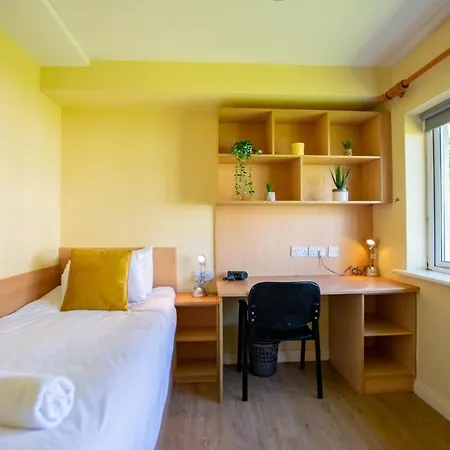 Spacious 2 Bed Apt, Sleeps 5 Apartment Galway