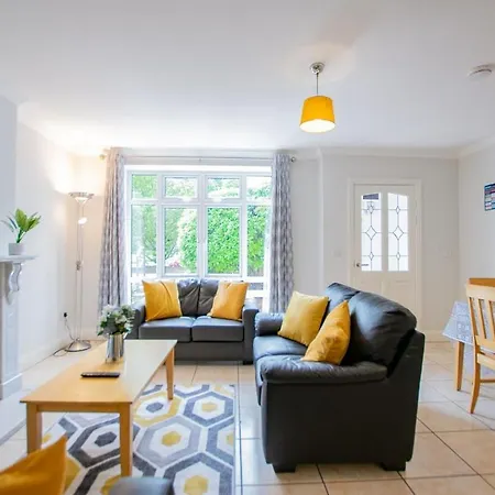 Spacious 2 Bed Apt, Sleeps 5 Galway